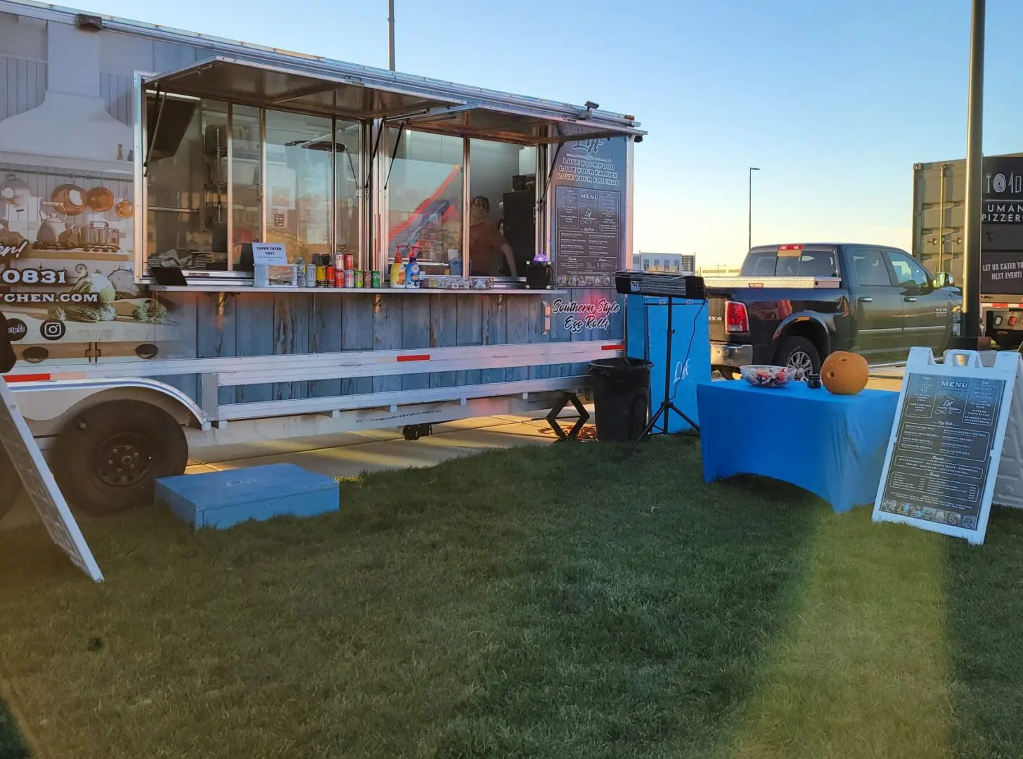 https://lyfcountrykitchen.com/wp-content/uploads/2023/03/Truck-at-Festival3.jpg